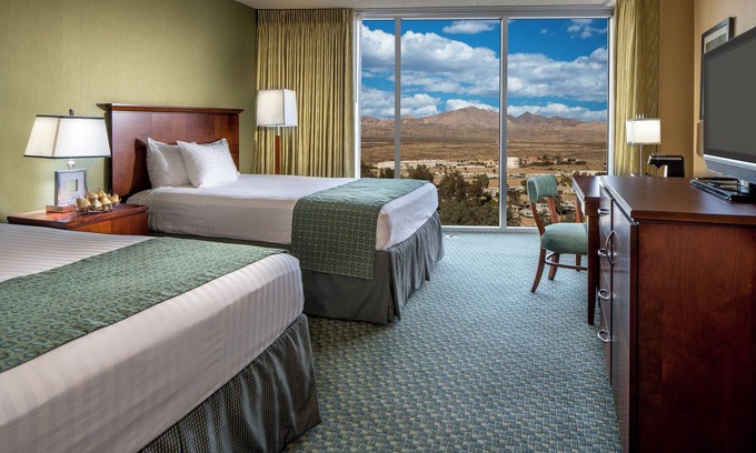 Laughlin Hotel | 4 x Panorama Room - 2 Queens at Aquarius Casino Resort