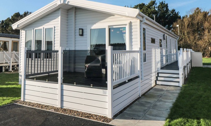 Cayton Bay Cottage | 40 FINCH, family friendly, country holiday cottage in Cayton