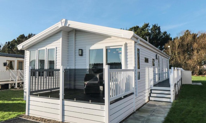 Cayton Bay House | 40 Finch