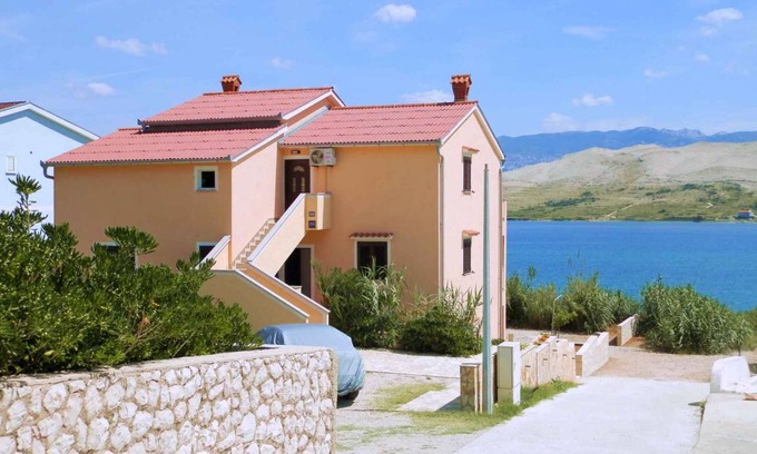 Pag Apartment | 40 m² Apartment ∙ 2 bedrooms ∙ 4 guests