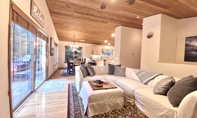 Croft Cabin | 40 Minutes to Kirkwood, 2.5 Hours to Bay, Skiing, Snow, Hot Tub, Pets OK