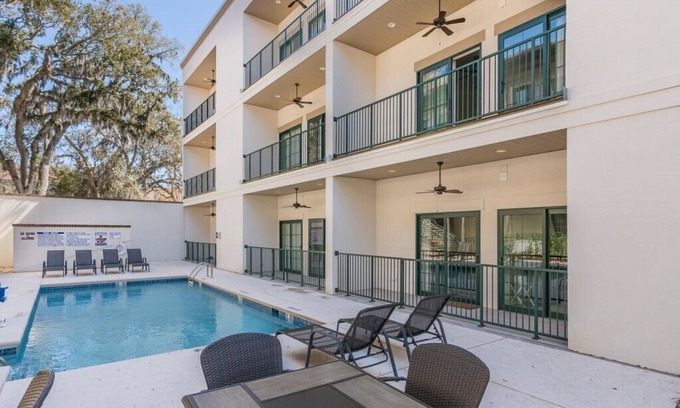 King City Condo | 400 Ocean King Suite 2201 2nd Floor
