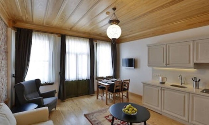 Old City Apartment | 401 · Old City Brand New SPACIOUS with Balcony