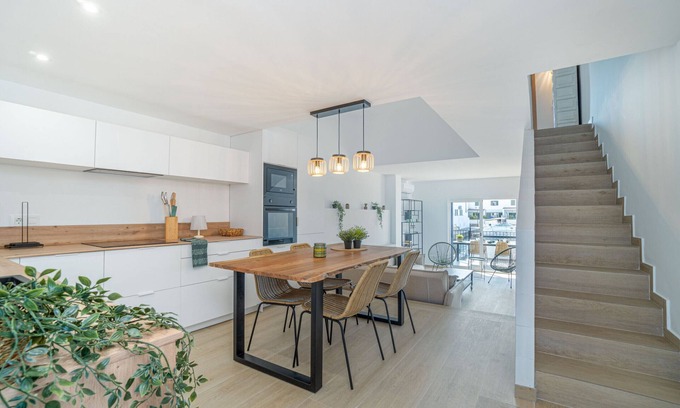 Empuriabrava Ski Chalet | 405-Beautiful house on the canal with private mooring for rent with parking and wifi in Empuriabrava