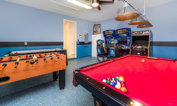 Loughman House | 4079 Oak Tree