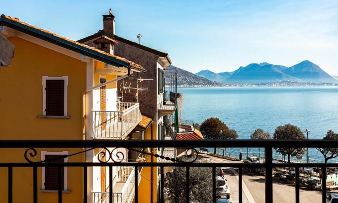Feriolo House | 4½-zimmer Haus mit Gigantischer Seesicht Direkt an der Seeuferpromenade