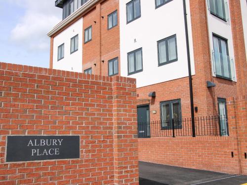 Shrewsbury Apartment | 42 Albury Place