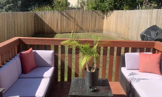 Mount Oliver House | 420 FRIENDLY /ROMANTIC GETAWAY/GREAT HOSTING SPACE