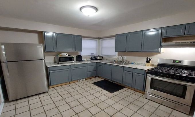 Inkster House | 420 Jacuzzi Oasis - Events Allowed