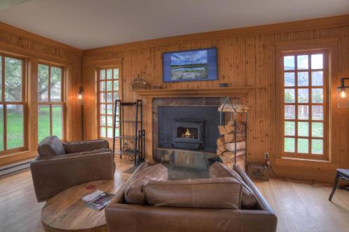 Creede House | 421 Capital Ave