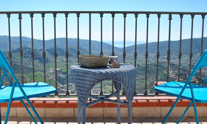 Castellabate Historic Centre House | 44 Steps Holiday Home - terrace with sea view, equipped kitchen, desk with wifi