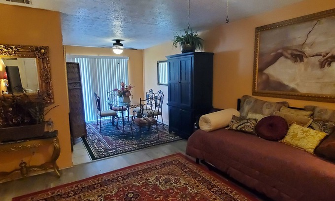 Parker House | 4492 Extended Stay & Vacation Rental near Tyndall AFB