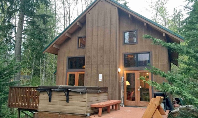 Glacier Cabin | 44MBR - Hot Tub- Pets Ok - WiFi - BBQ - Sleeps 6 by RedAwning