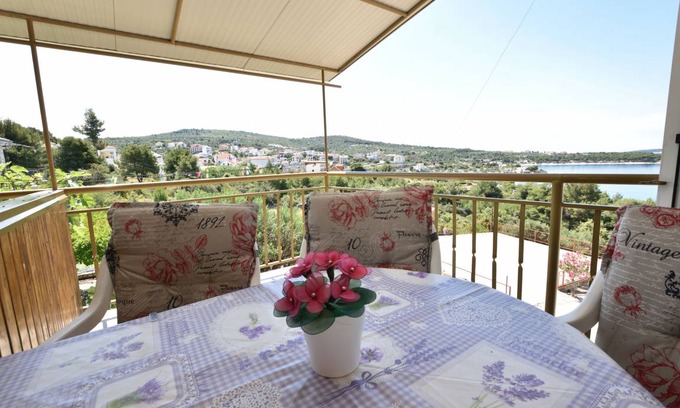 Primosten Burnji Apartment | 45 m² Apartment ∙ 1 bedroom ∙ 4 guests