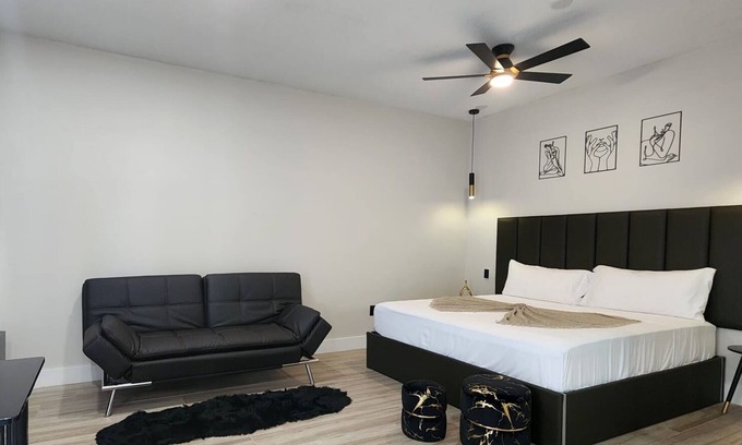 Town N County Park Apartment | #46 The Villa Rosas Suite Joyful Moments
