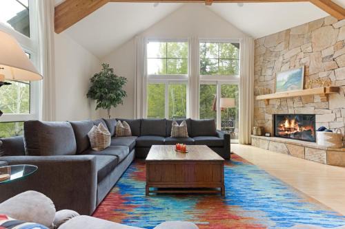 Avon House | 472 Holden Road