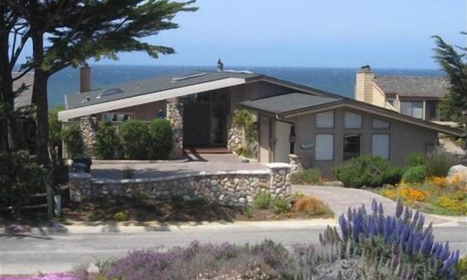 San Simeon House | 4757 Windsor Blvd. Seaclift Estates