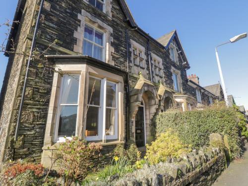 Windermere House | 48 Oak Street