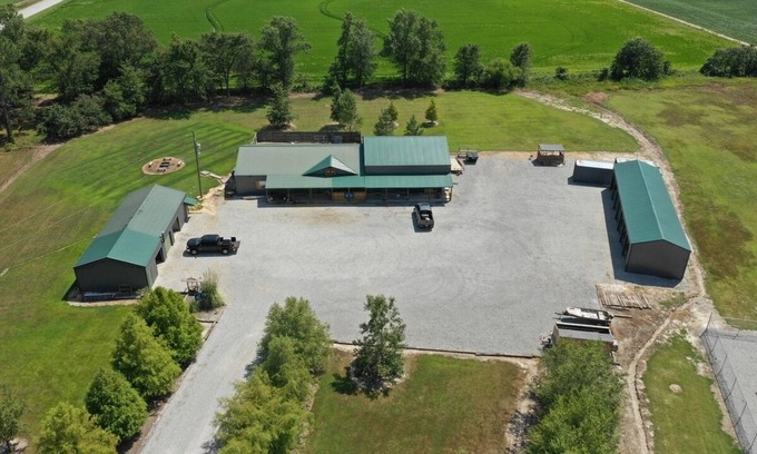 Weiner Cabin | 4800 sq ft Lodge that can accommodate up to 23 guests!