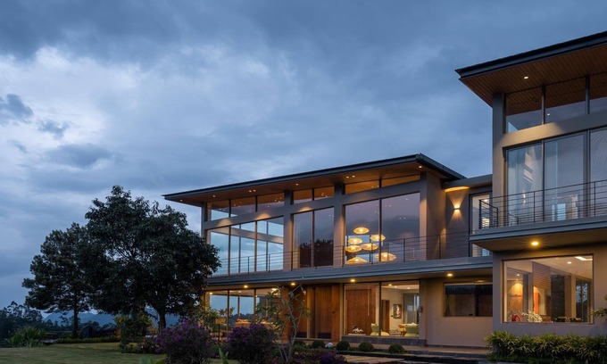 Coonoor Villa | 4B-CASA CRYSTAL-COONOOR · A glamorous 4 B/R Villa with gorgeous views