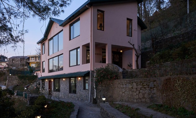 Baldeyan Villa | 4B-VILLA SERRA-SHIMLA · A fascinating 4-Bedroom home with an old charm