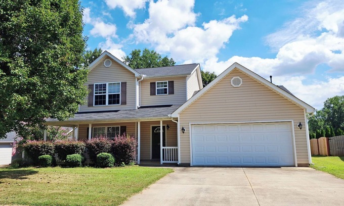 Greer House | 4B3B Comfortable & Peaceful Haven Extended Stays