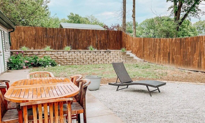 Lincoln House | 4bd 3b 8 guests | Large Backyard | BBQ Grill