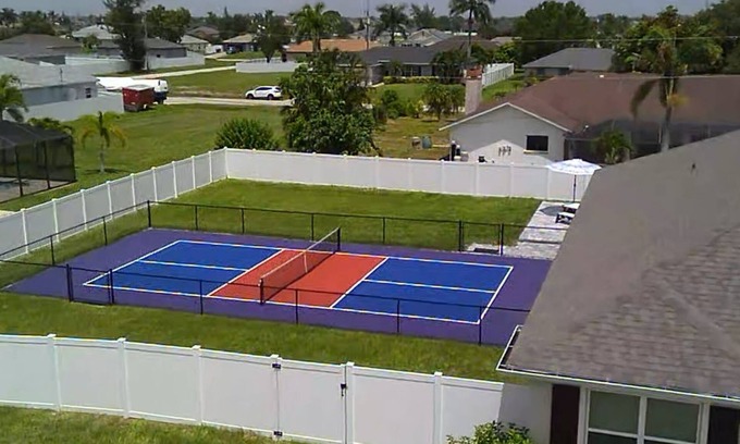 Mariner House | 4BD 3BA with pickleball court, salt water pool, hot tub