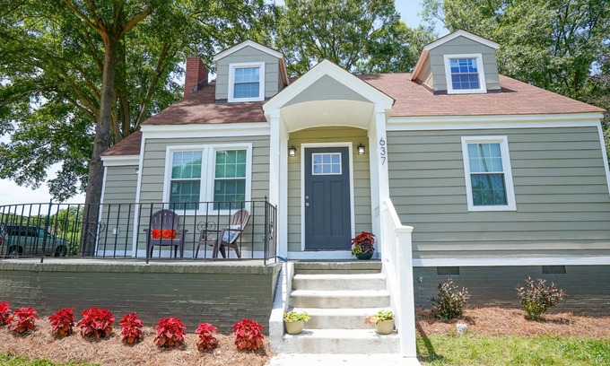 Rock Hill Other | 4bd/3bth Combined Cape Cod & Cottage | 5 Min to RH