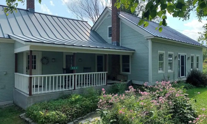 Mount Holly Other | 4bdrm Farmhouse 10min to Okemo on 2.5 acres