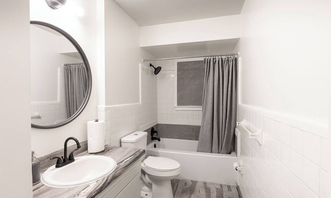 Whitehaven House | 4Bed/2Bath/Fenced Yard/Free Parking