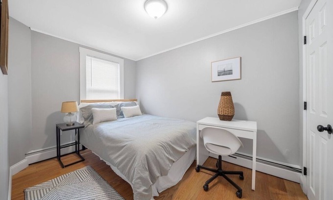 South Boston Apartment | 4BR/1BTH Easy Commute South Boston Apartment
