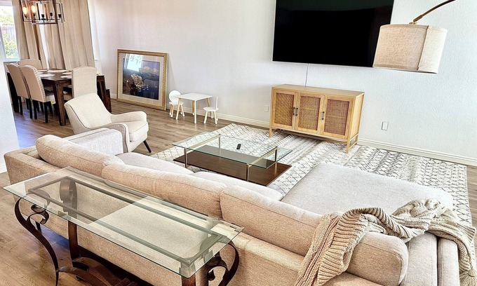 Lancaster House | 4BR/2.5BA House in Delightful Lancaster with WiFi, AC and Large Yard