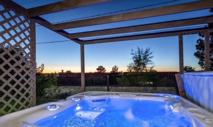 Las Cruces House | 4BR/2.5BA w/ Hot tub - Near NMSU