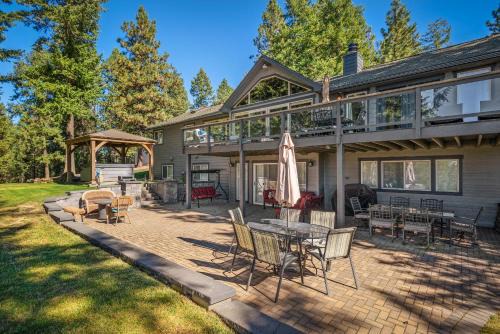 Coeur d'Alene Apartment | 4BR 3 and half Bath with Spa Whirlpool and Playground for 14 guests