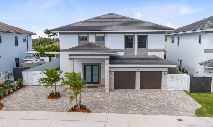 Ludlam Villa | 4BR/4BTH Miami Oasis: Stylish Retreat w/BBQ & Trampoline - Near Beach & Airport