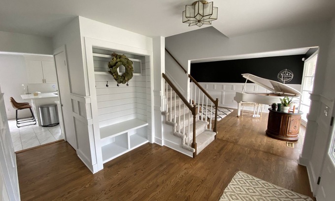 Rochester House | 4BR Colonial Home Executive or Family Rental