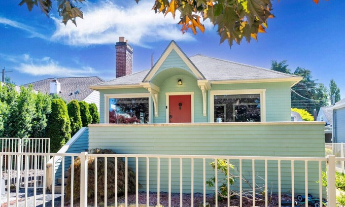 Green Lake House | 4BR Entire House w/Hot Tub | Steps to Green Lake