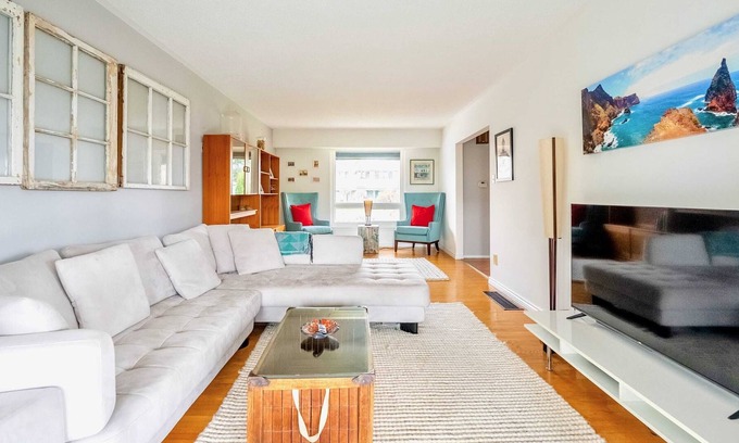 Hamilton House | 4BR Family Home with Spacious Backyard!