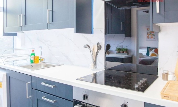 St Helens House | 4BR for Contractors & Families