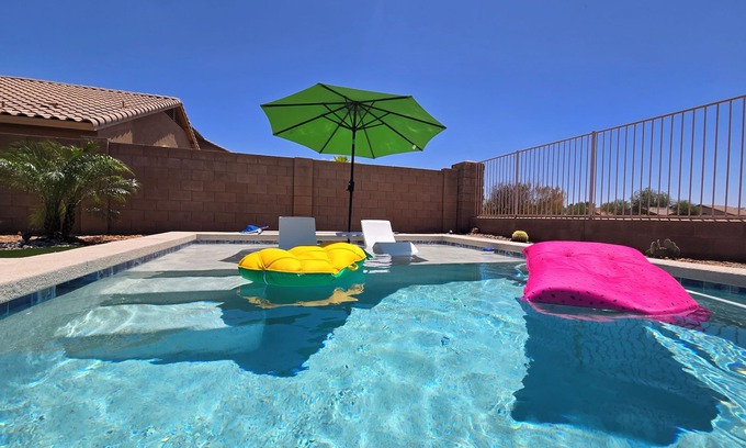 Maricopa House | 4BR Golf Course Retreat with NEW Heated Pool, Located on the Duke!