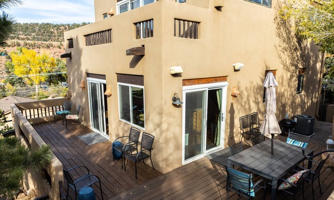 Manitou Springs Historic District House | 4BR Home, Pikes Peak views and a 1 block walk to downtown Manitou Springs.