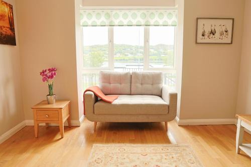 Killybegs House | 4BR Home with Stunning Harbour Views in the Heart of Kllybegs