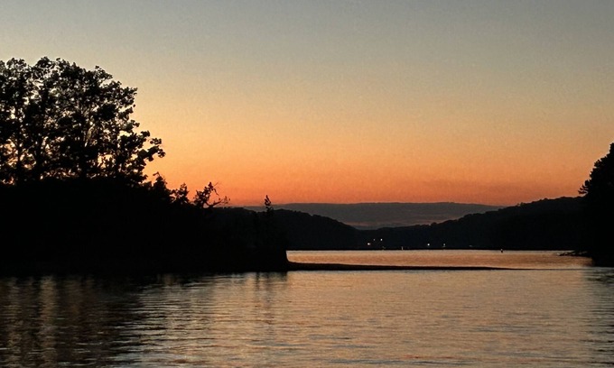 Westminster House | 4BR house located on beautiful Lake Hartwell, 30 min. from Clemson University.