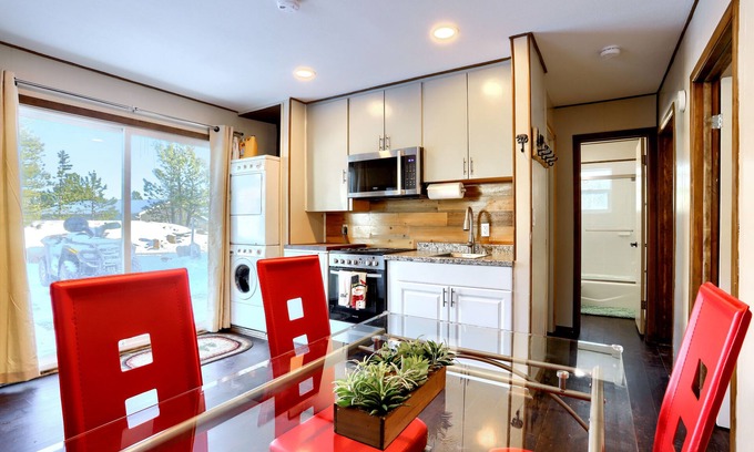 Twin Lakes Cabin | 4BR Mount Hope Retreat