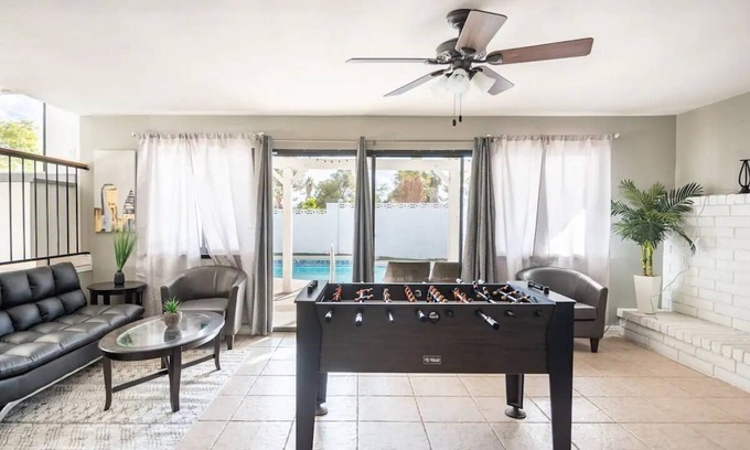 Paradise House | 4BR Pool-House Vacation by the Strip! Family-Friendly!