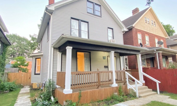Near East Columbus House | 4BR Spacious Home Downtown, OSU, Franklin Park, and Nationwide Children’s