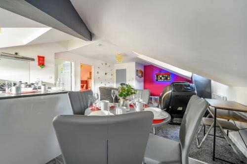 Batley Apartment | -4F421- For your Relaxed,Cosy stay,Free Parking