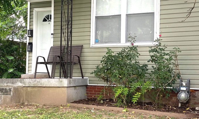 Wyandotte Apartment | 4Mi Downtown, Near Airport & Major Attractions, The Green House Unit B