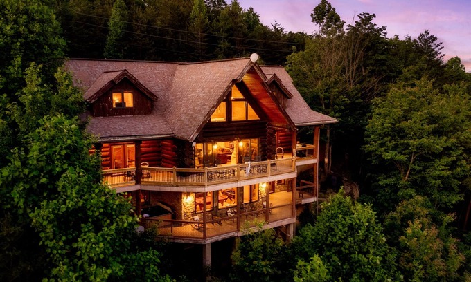 Pittman Center Cabin | 4Suites| OctDeal | View | HotTub | FirePit | GmRm